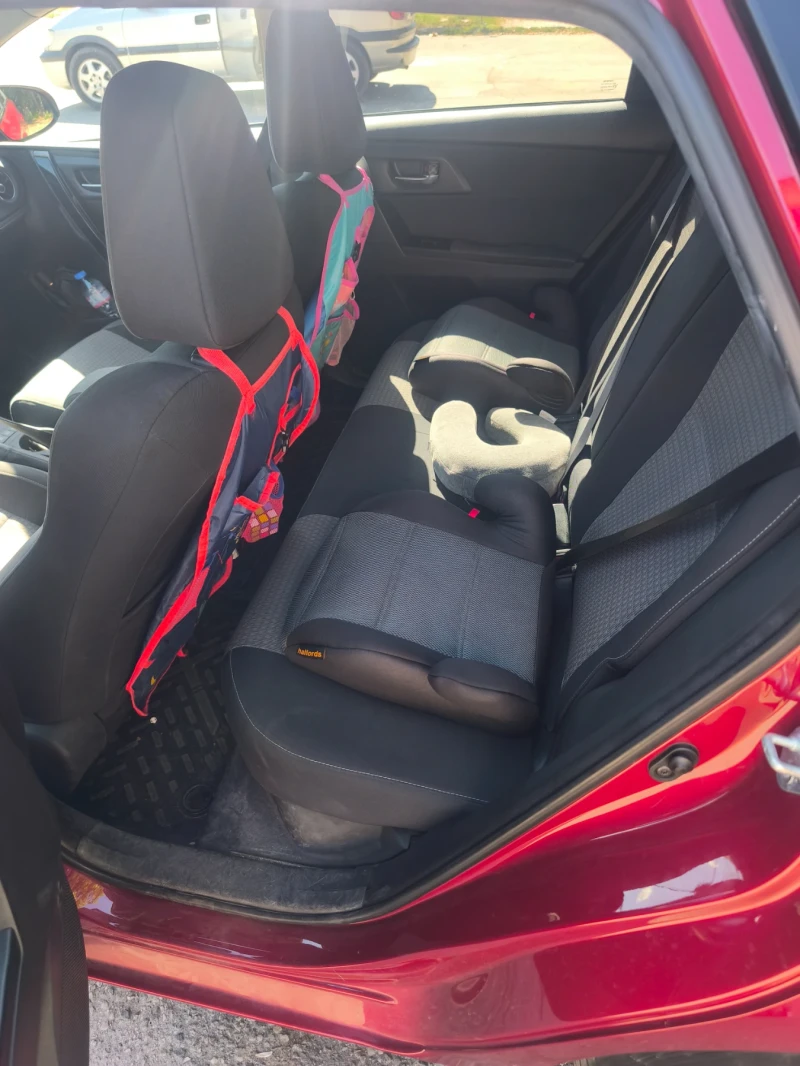 Toyota Auris, снимка 6 - Автомобили и джипове - 51759226