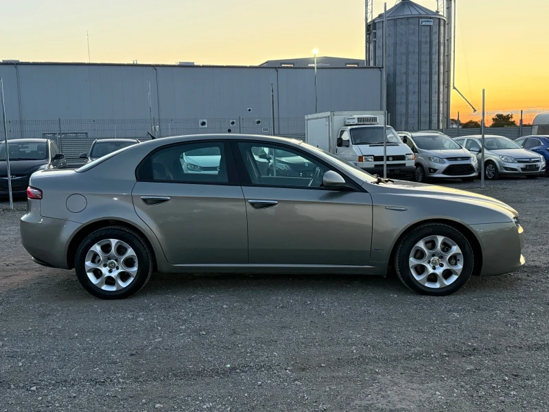 Alfa Romeo 159 1.9Jtdm* Уникат* Реални166км, снимка 6 - Автомобили и джипове - 51815831