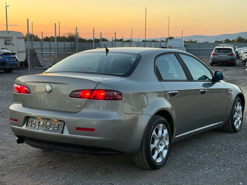Alfa Romeo 159 1.9Jtdm* Уникат* Реални166км, снимка 5 - Автомобили и джипове - 51815831