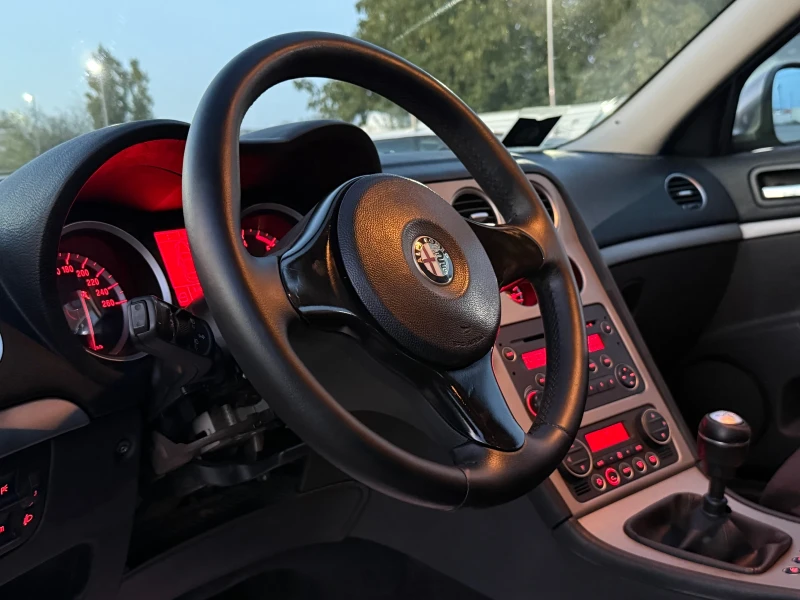 Alfa Romeo 159 1.9Jtdm* Уникат* Реални166км, снимка 12 - Автомобили и джипове - 51815831