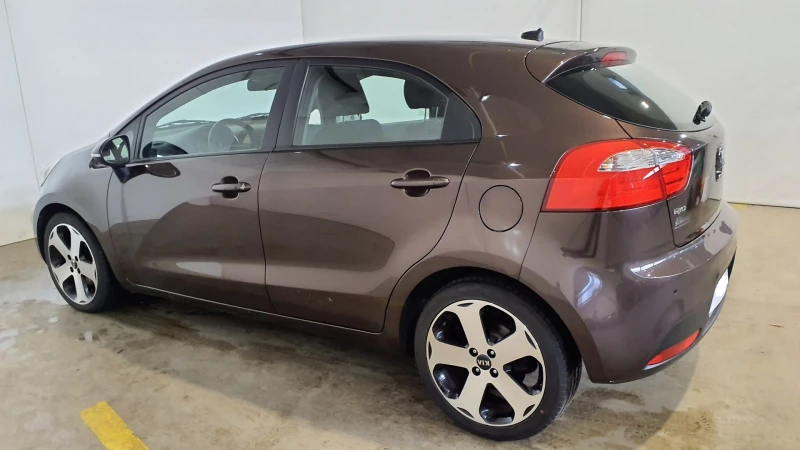 Kia Rio 1, 4i Automatik, снимка 3 - Автомобили и джипове - 52355159