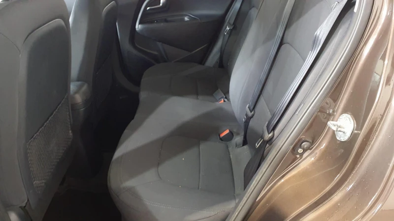 Kia Rio 1, 4i Automatik, снимка 11 - Автомобили и джипове - 52355159