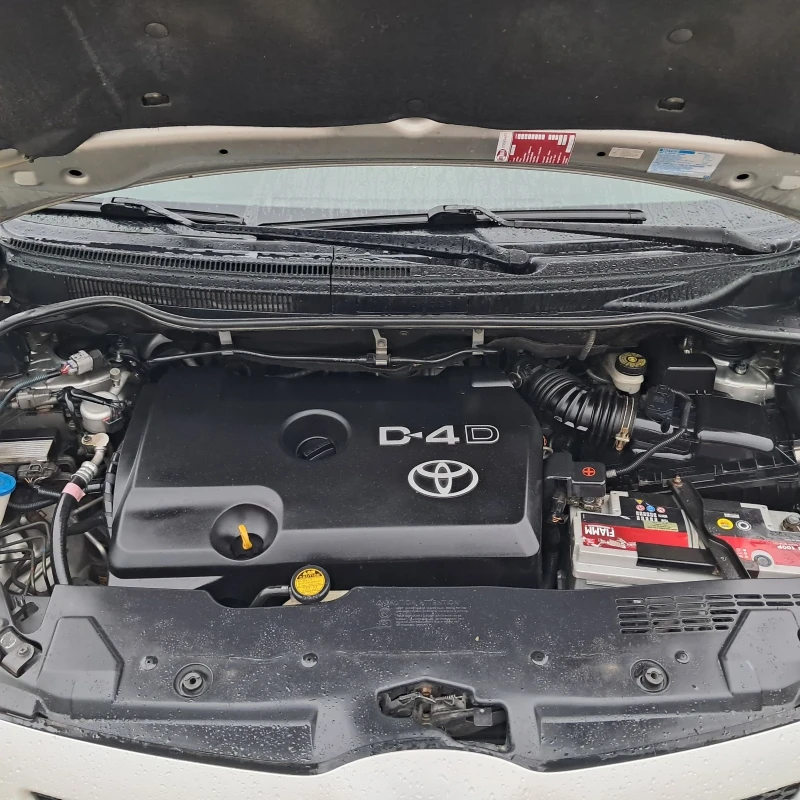 Toyota Corolla verso 2.2D4D, снимка 14 - Автомобили и джипове - 53059053