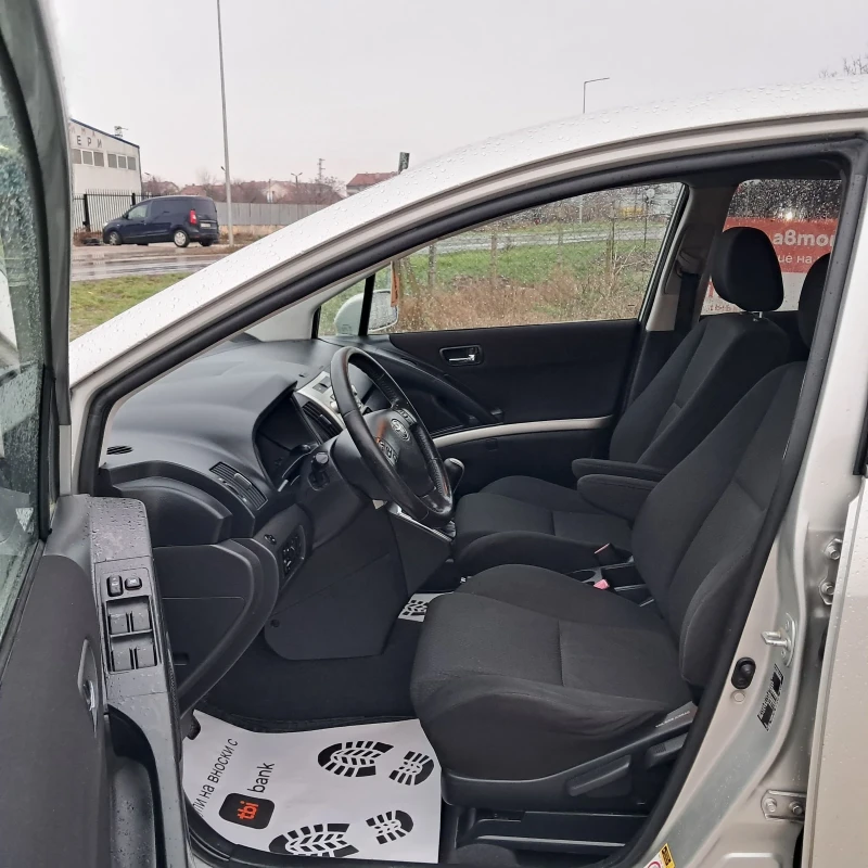 Toyota Corolla verso 2.2D4D, снимка 8 - Автомобили и джипове - 53059053