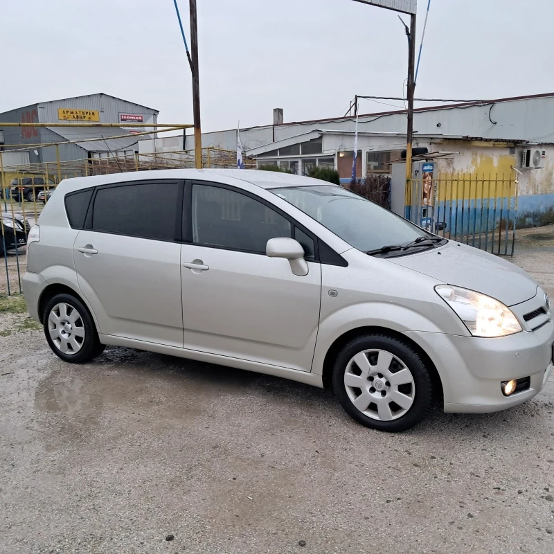 Toyota Corolla verso 2.2D4D, снимка 5 - Автомобили и джипове - 53059053