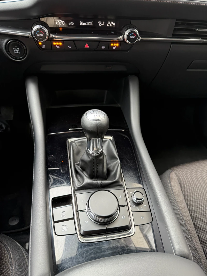 Mazda 3, снимка 8 - Автомобили и джипове - 53343805