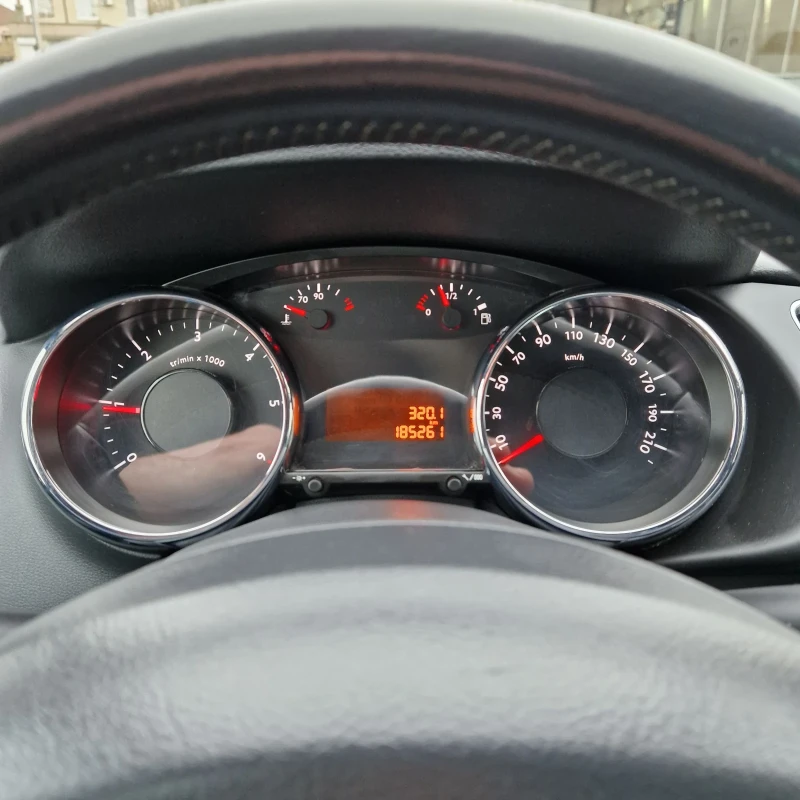 Peugeot 3008 1.6HDI 109к.с, снимка 10 - Автомобили и джипове - 53431538