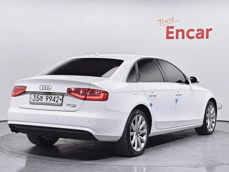 Audi A4 2.0 Tdi Dynamic B8 - изображение 2