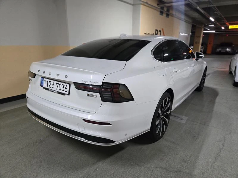 Volvo S90 КРАЙНА ЦЕНА: 47628 EUR, снимка 2 - Автомобили и джипове - 55966928
