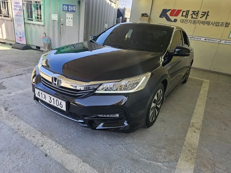 Honda Accord 2.0 Hybrid 9Th Generation, снимка 6 - Автомобили и джипове - 56021376