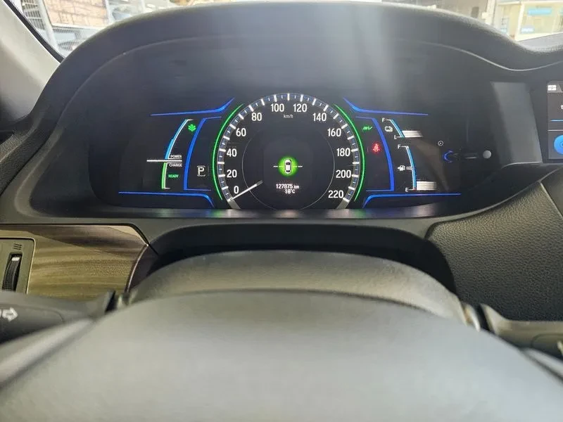 Honda Accord 2.0 Hybrid 9Th Generation, снимка 13 - Автомобили и джипове - 56021376