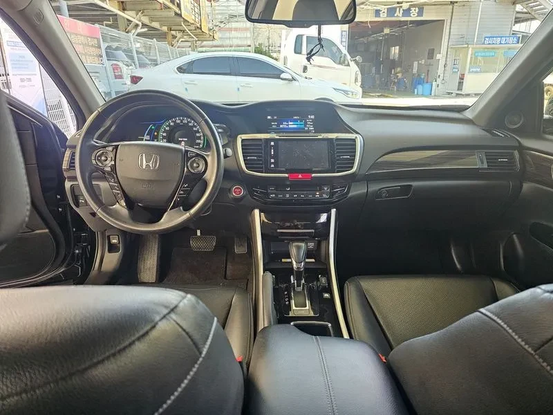 Honda Accord 2.0 Hybrid 9Th Generation, снимка 17 - Автомобили и джипове - 56021376