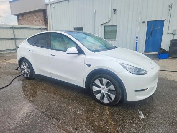 Tesla Model Y, снимка 5 - Автомобили и джипове - 56199023