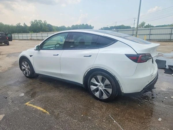 Tesla Model Y, снимка 3 - Автомобили и джипове - 56199023