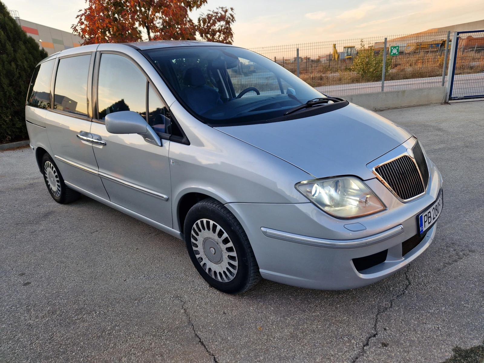 Lancia Phedra 2.2 JTD 6+ 1 128кс. - изображение 2