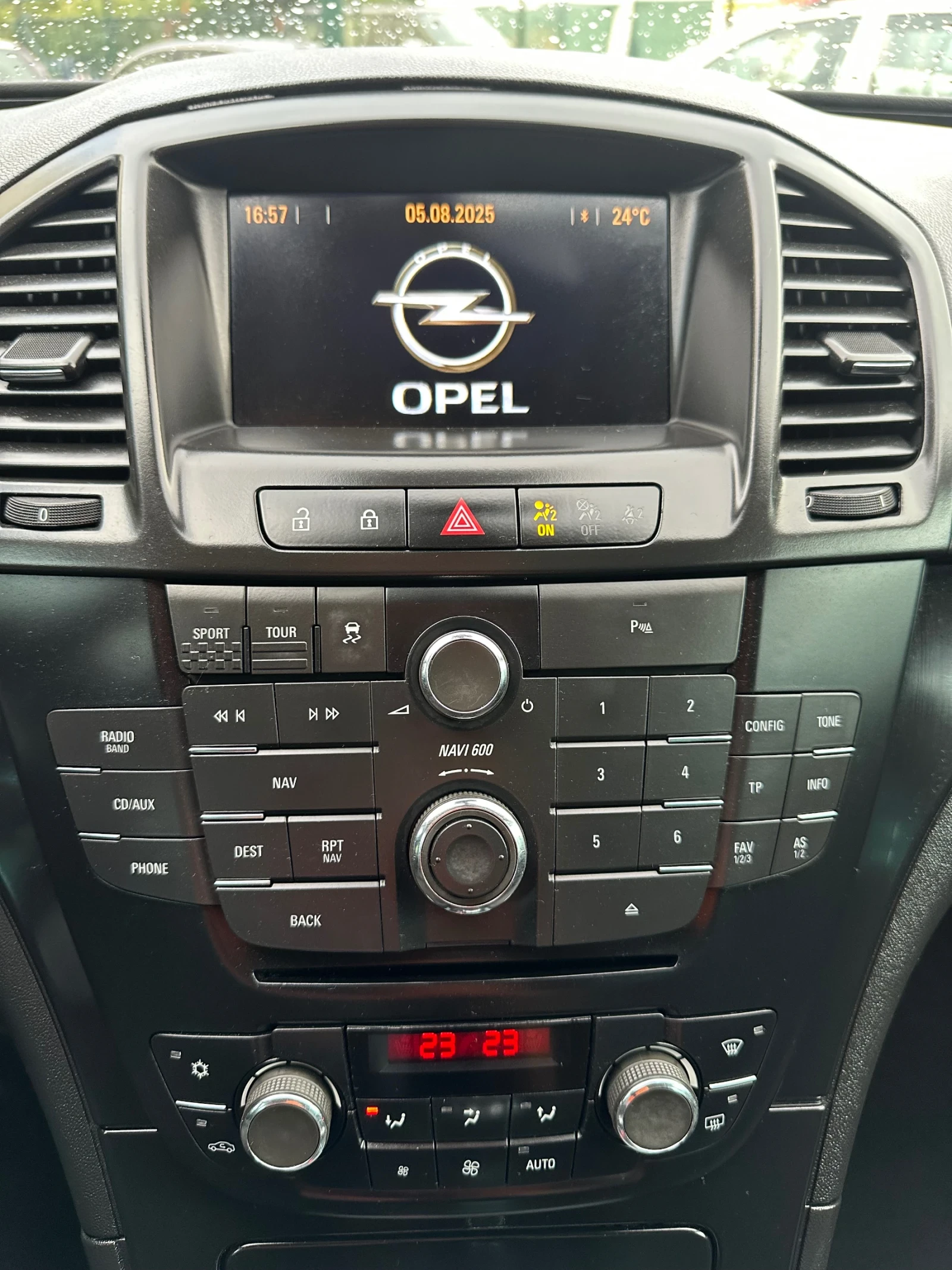 Opel Insignia 1.9-4X4-111800 KM!! РЕГИСТРИРАНА!! - изображение 9