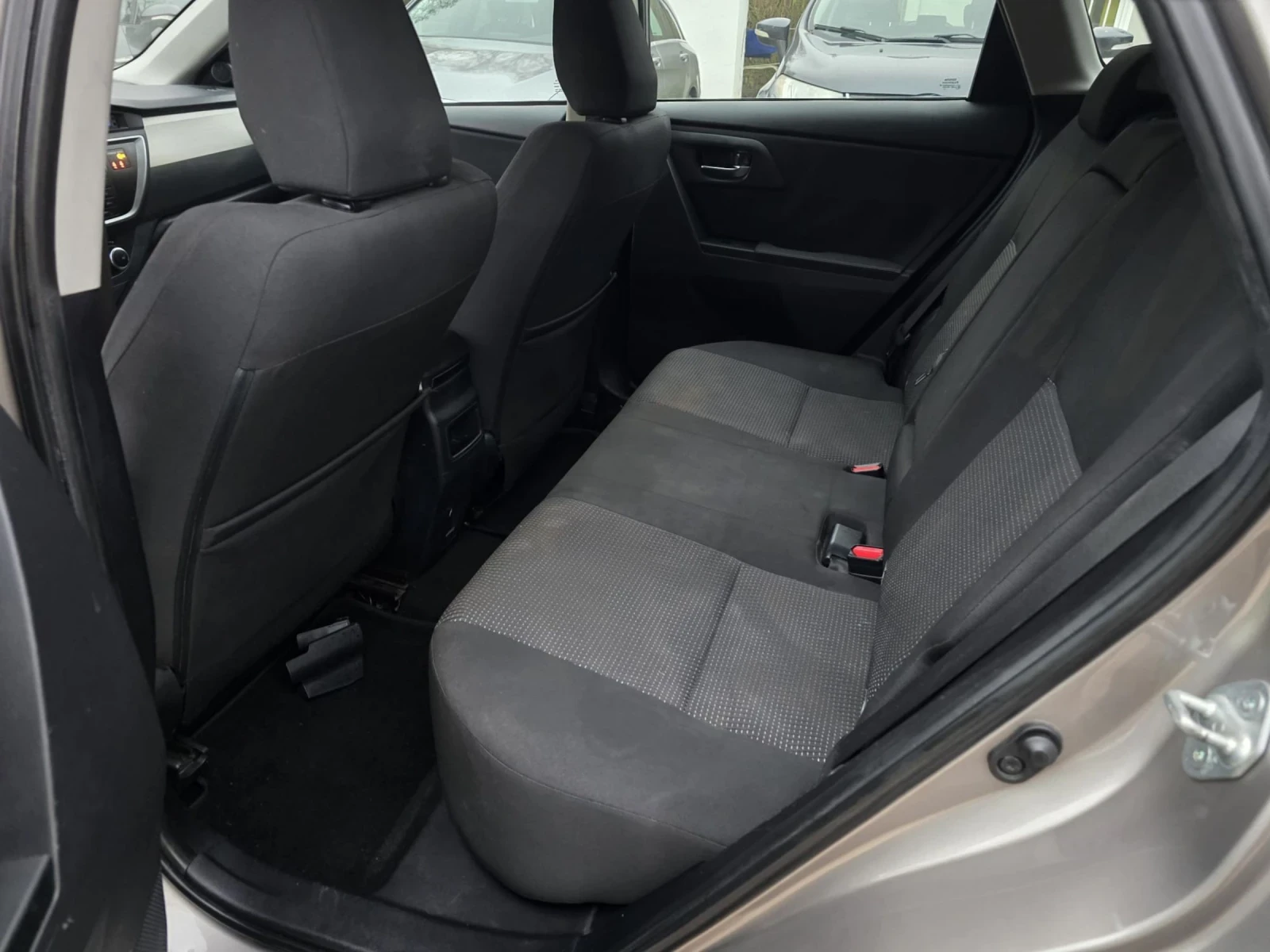 Toyota Auris 1.4d 90. 159..  | Mobile.bg   12