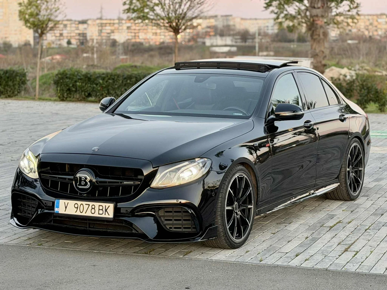 Mercedes-Benz E 220 BRABUS 800/ПАНОРАМА / AMBIENT PLUS / BURMESTER - изображение 2