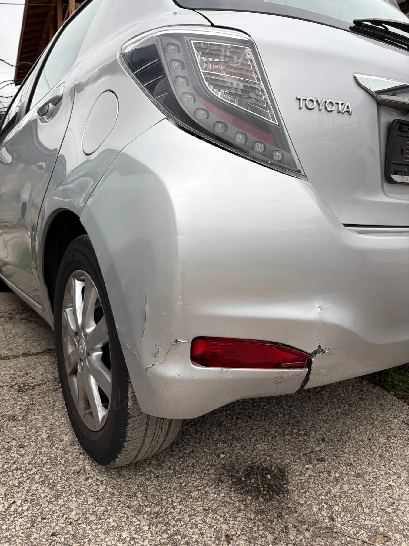 Toyota Yaris 1.5 Hybryd, снимка 17 - Автомобили и джипове - 54032046