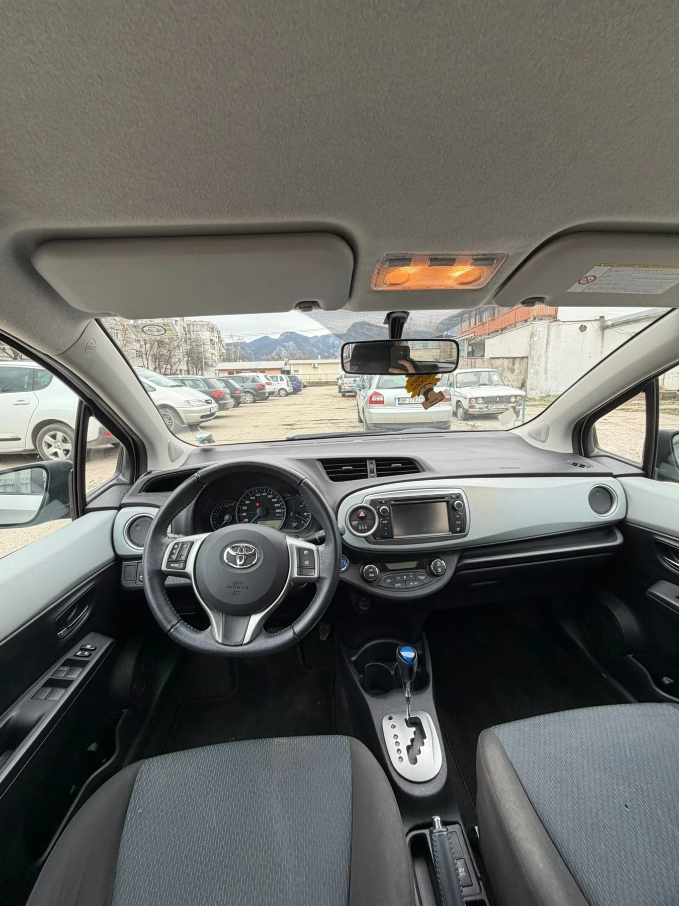 Toyota Yaris 1.5 Hybryd, снимка 6 - Автомобили и джипове - 54032046