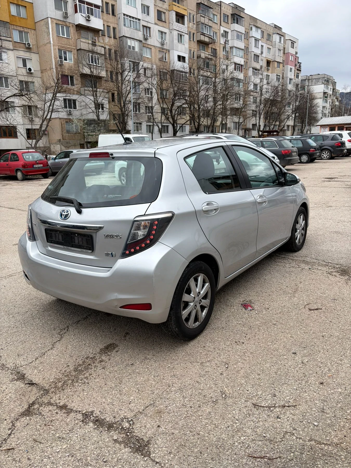 Toyota Yaris 1.5 Hybryd, снимка 3 - Автомобили и джипове - 54032046