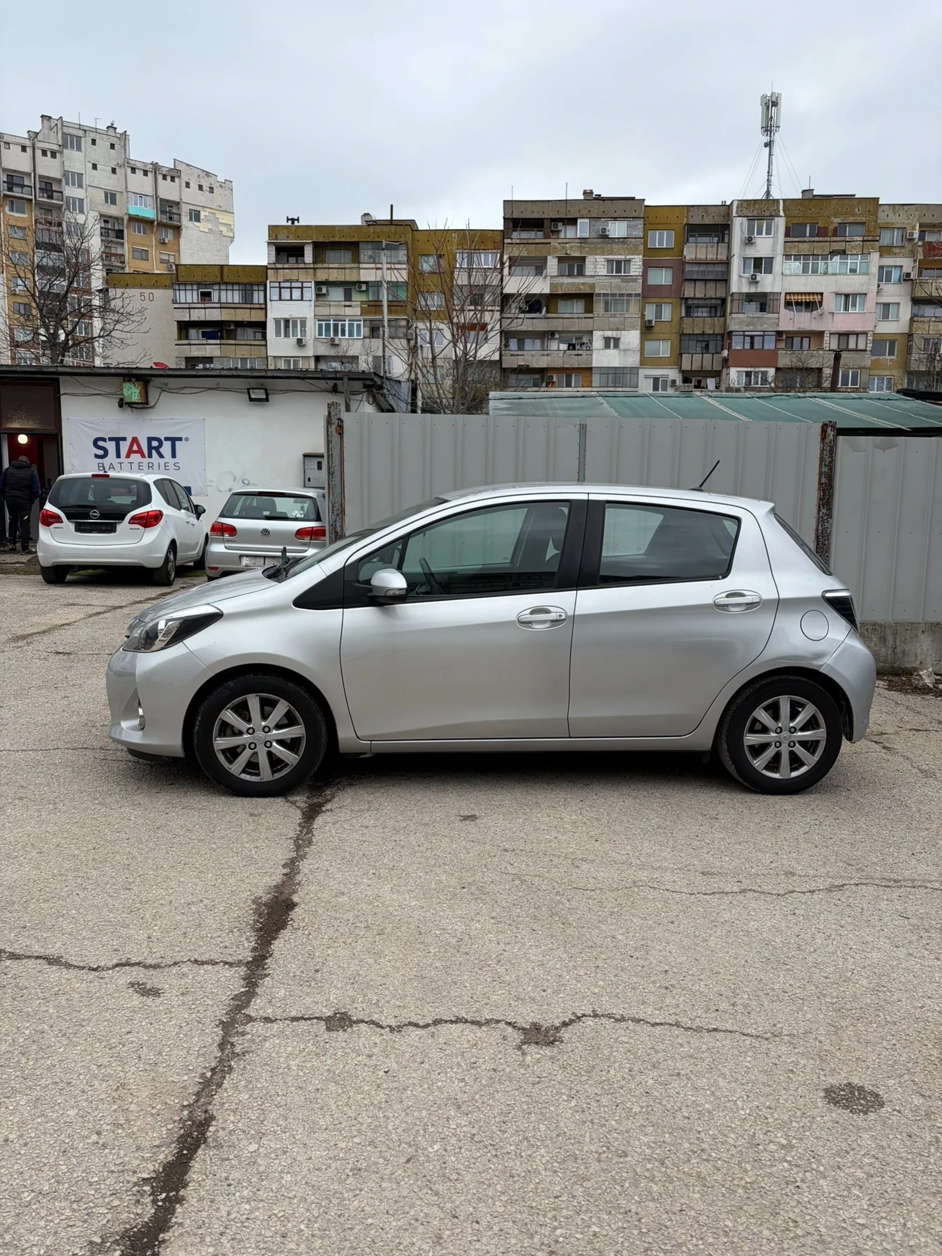 Toyota Yaris 1.5 Hybryd, снимка 2 - Автомобили и джипове - 54032046