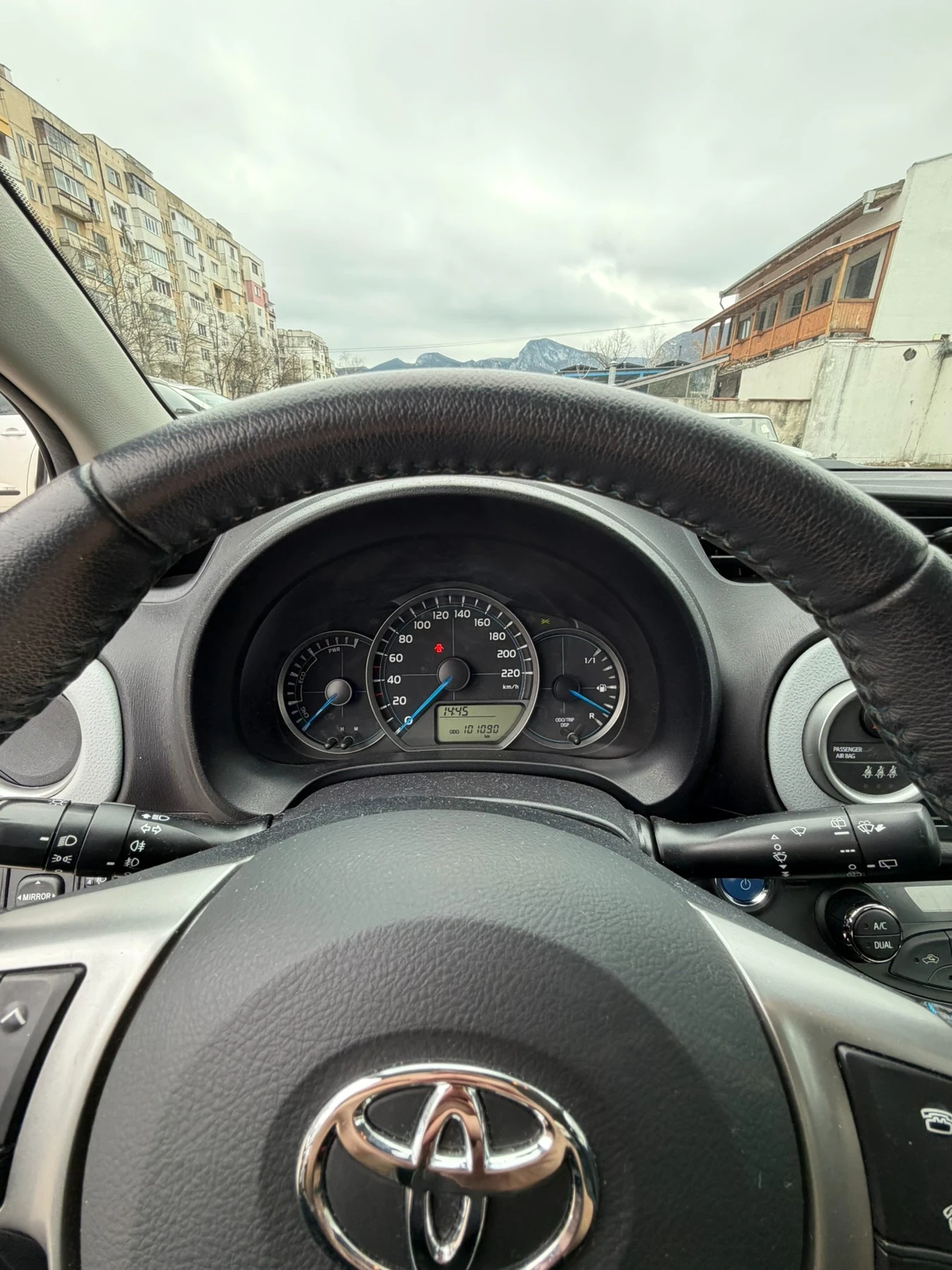 Toyota Yaris 1.5 Hybryd, снимка 7 - Автомобили и джипове - 54032046