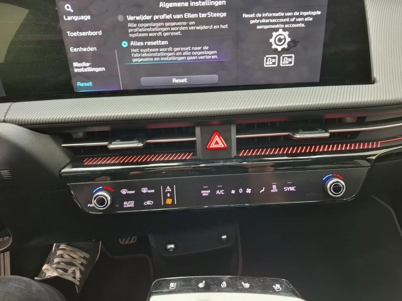 Kia EV6 GT-LINE 77.4KWH 325��. 4�4 SOH-100% �������� | Mobile.bg � ����������� 9