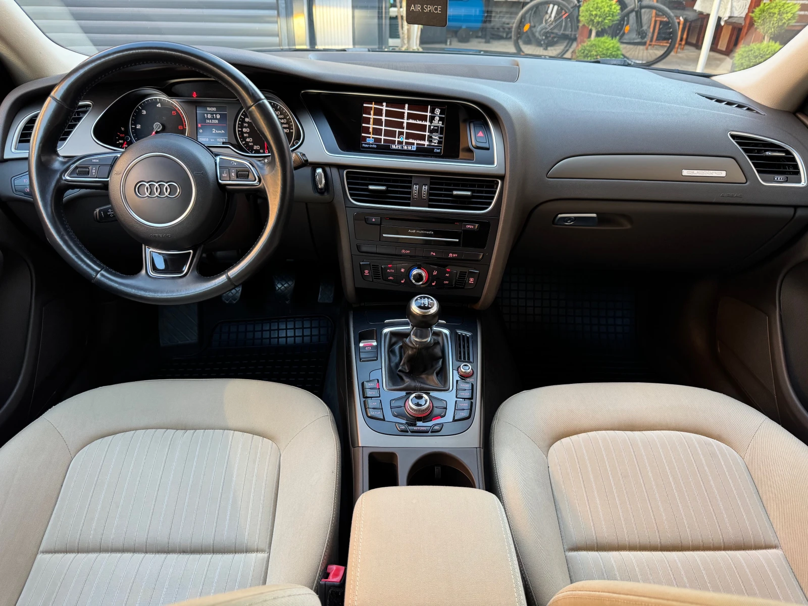 Audi A4 2.0TDi-quattro, снимка 9 - Автомобили и джипове - 55087272