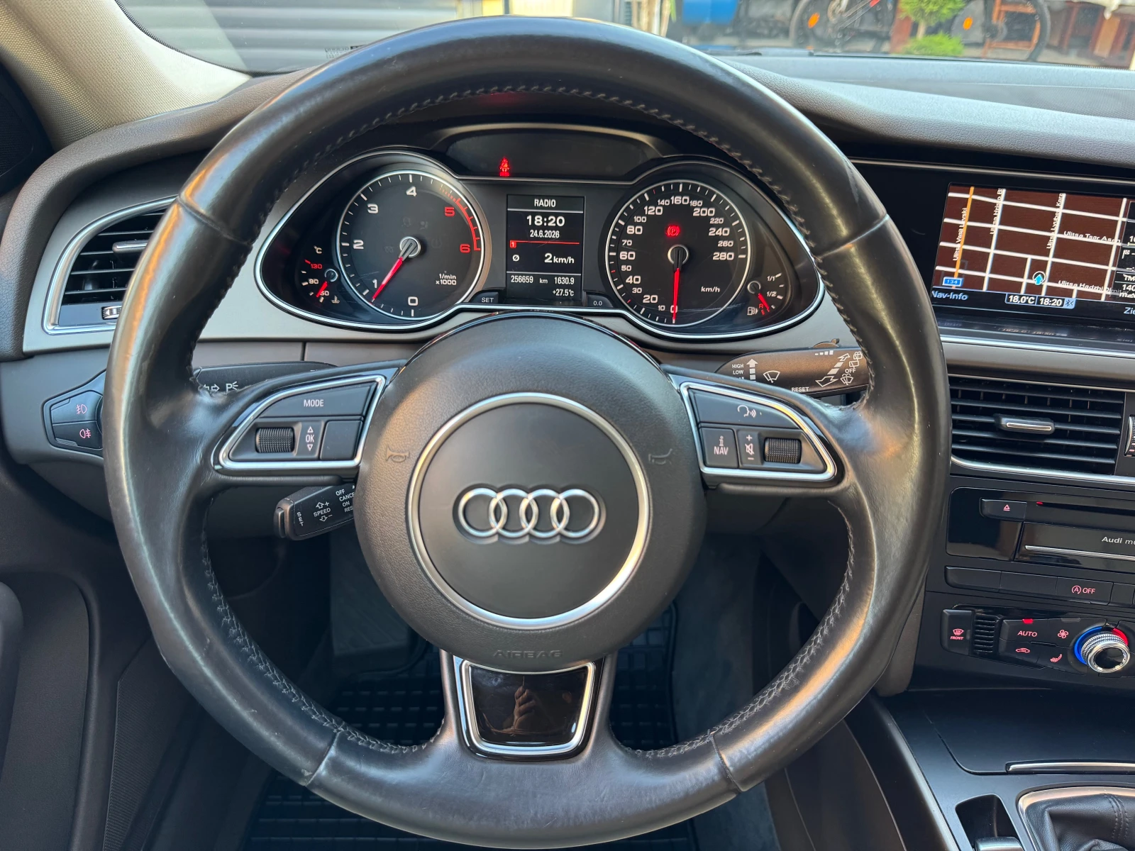 Audi A4 2.0TDi-quattro, снимка 10 - Автомобили и джипове - 55087272