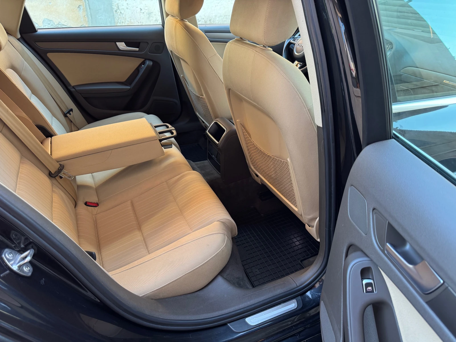 Audi A4 2.0TDi-quattro, снимка 14 - Автомобили и джипове - 55087272
