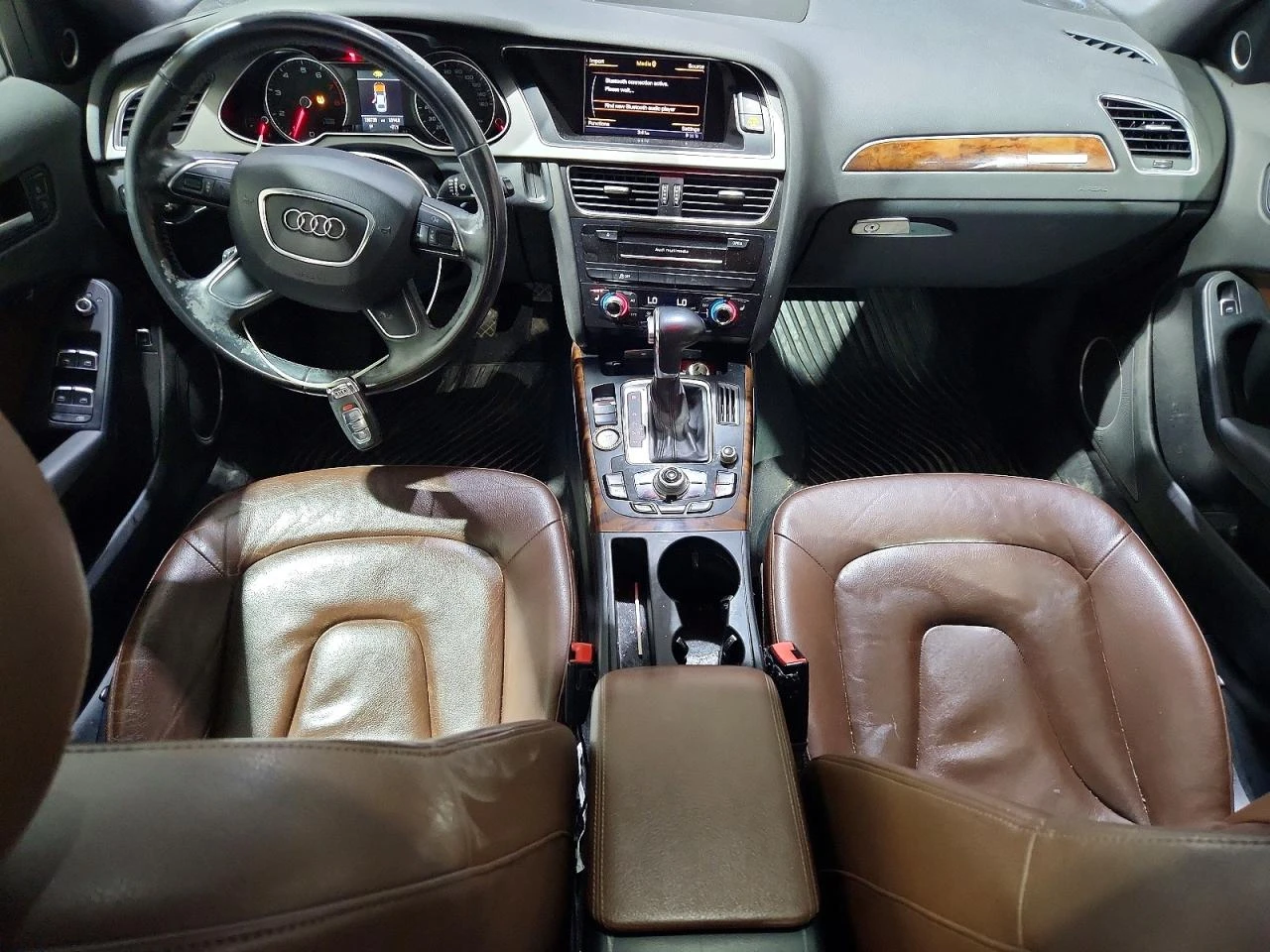 Audi A4 2.0l Premium Plus, снимка 8 - Автомобили и джипове - 54726450