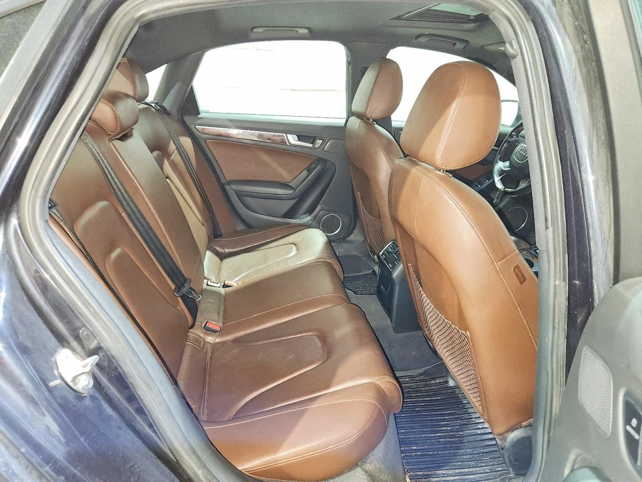 Audi A4 2.0l Premium Plus, снимка 10 - Автомобили и джипове - 54726450