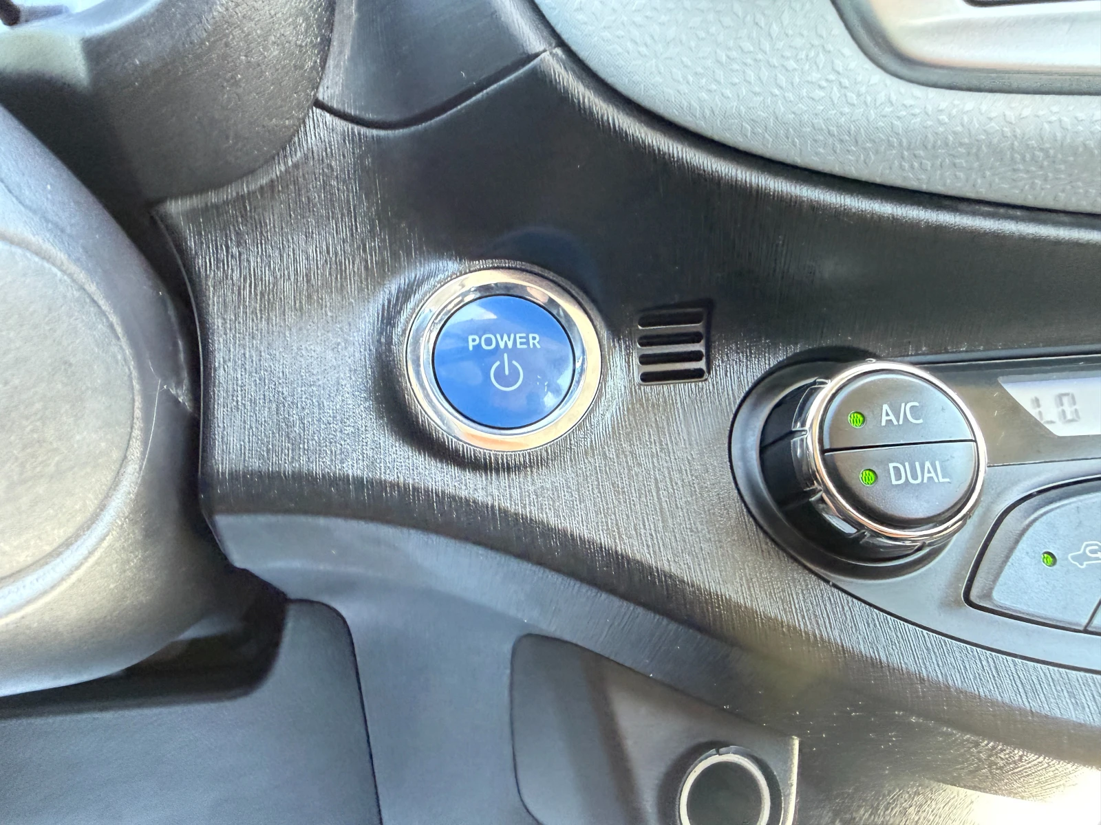 Toyota Yaris 1.5 hybrid/ГАРАНЦИЯ, снимка 17 - Автомобили и джипове - 54966711