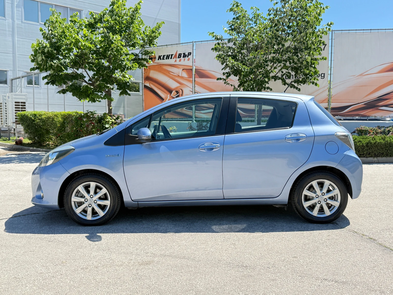 Toyota Yaris 1.5 hybrid/ГАРАНЦИЯ, снимка 2 - Автомобили и джипове - 54966711