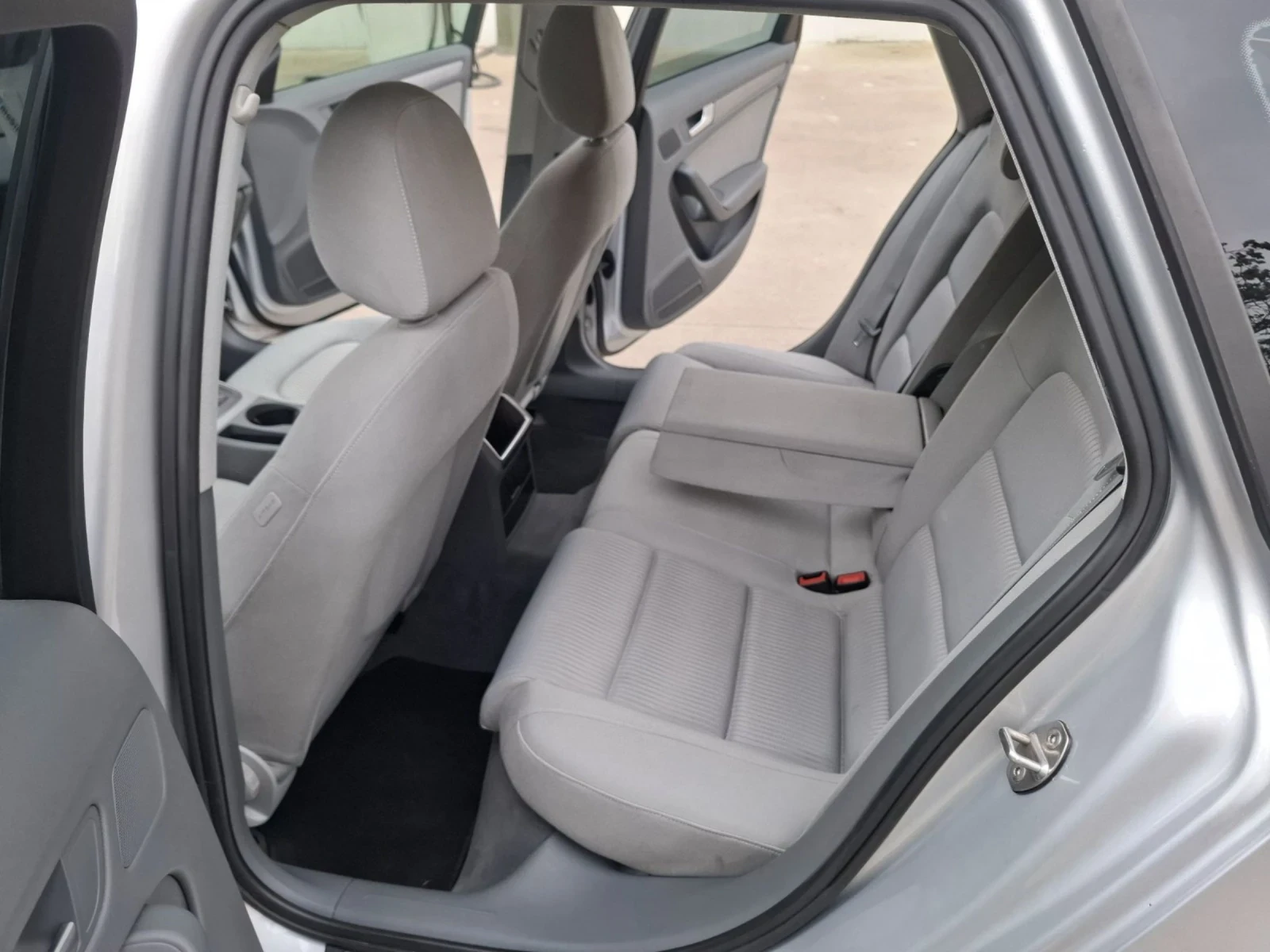 Audi A4 2.0, снимка 9 - Автомобили и джипове - 55158135