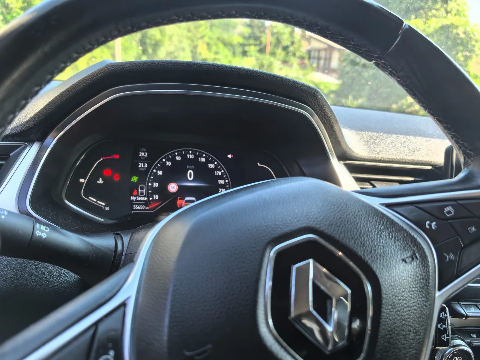 Renault Captur, снимка 4 - Автомобили и джипове - 55340880