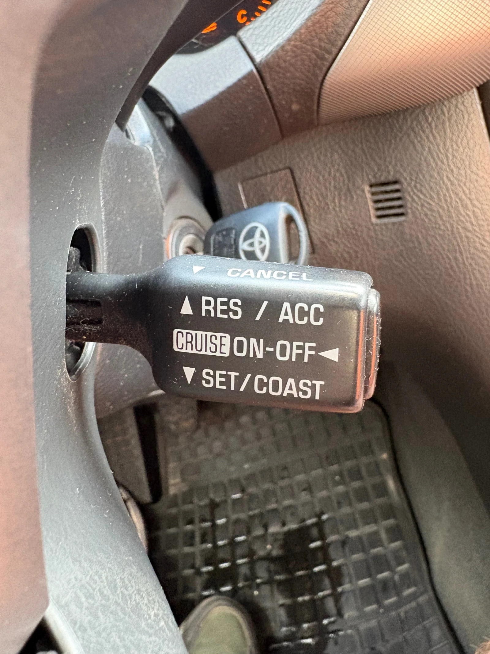 Toyota Avensis 2.2 D-CAT FASE, снимка 15 - Автомобили и джипове - 55409335