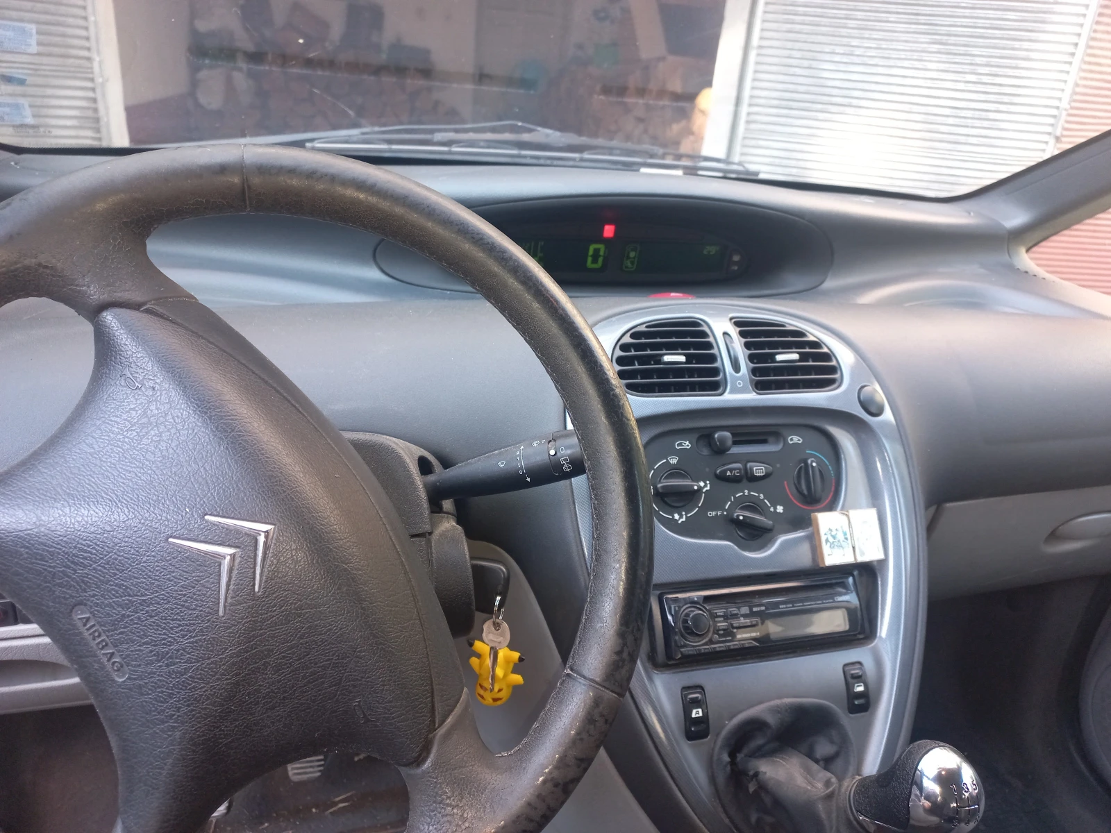 Citroen Xsara picasso 1.6i, снимка 4 - Автомобили и джипове - 55663380