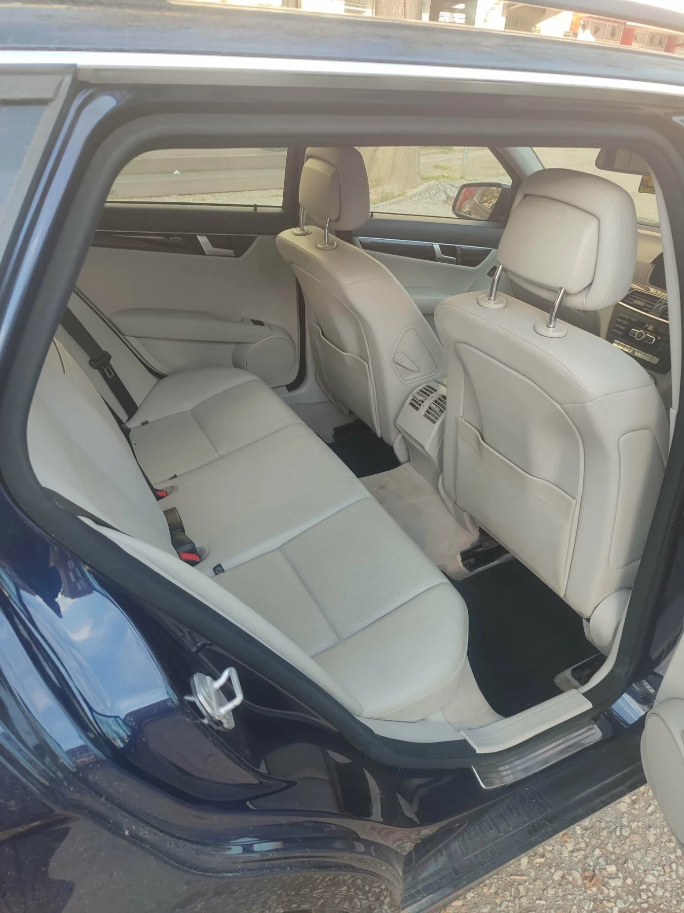 Mercedes-Benz C 220, снимка 5 - Автомобили и джипове - 55694943