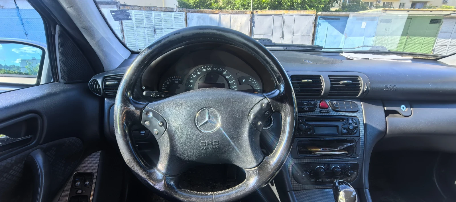Mercedes-Benz C 180 Avantgarde, снимка 5 - Автомобили и джипове - 55958650