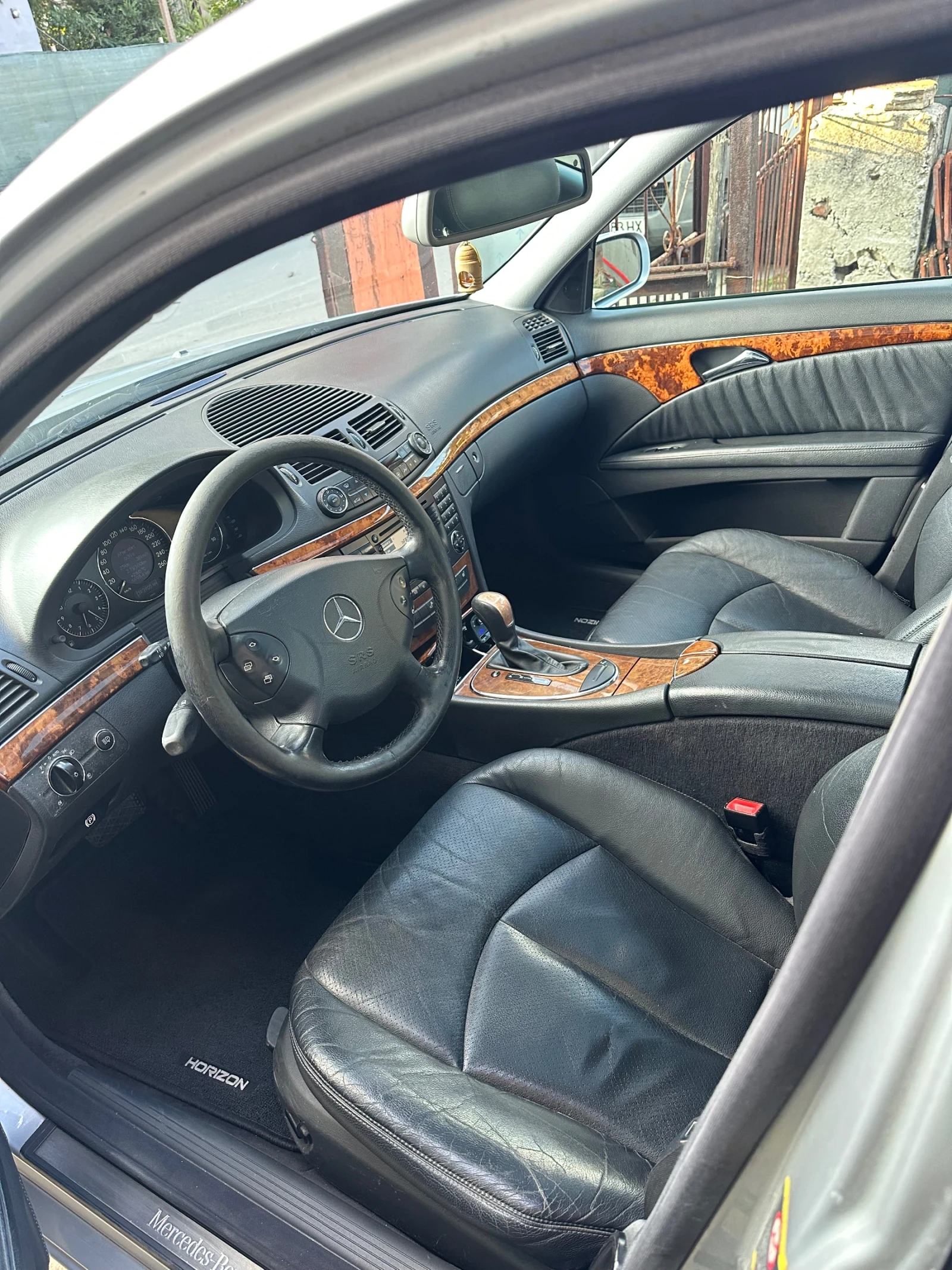 Mercedes-Benz E 270, снимка 9 - Автомобили и джипове - 56066898