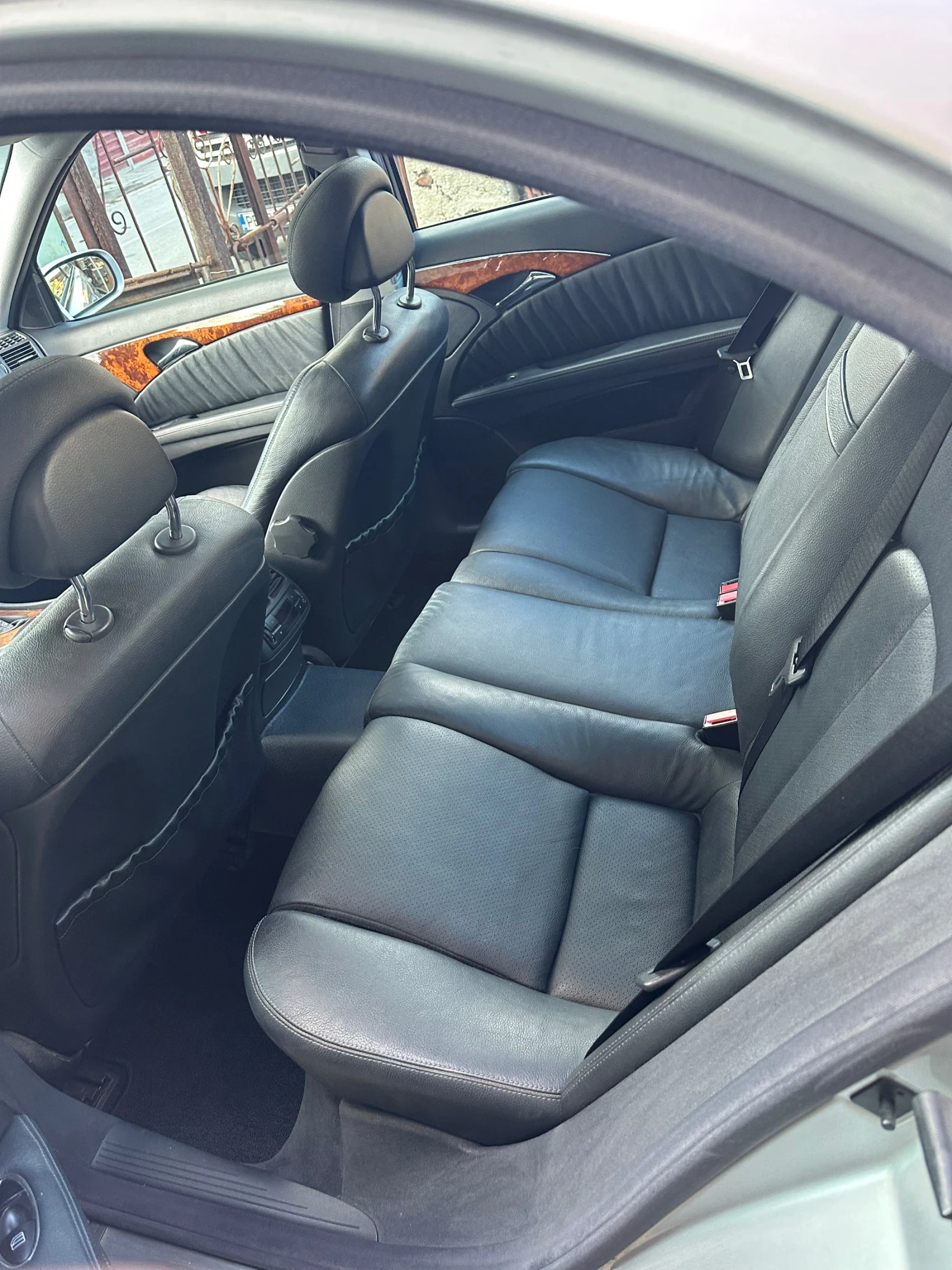Mercedes-Benz E 270, снимка 12 - Автомобили и джипове - 56066898