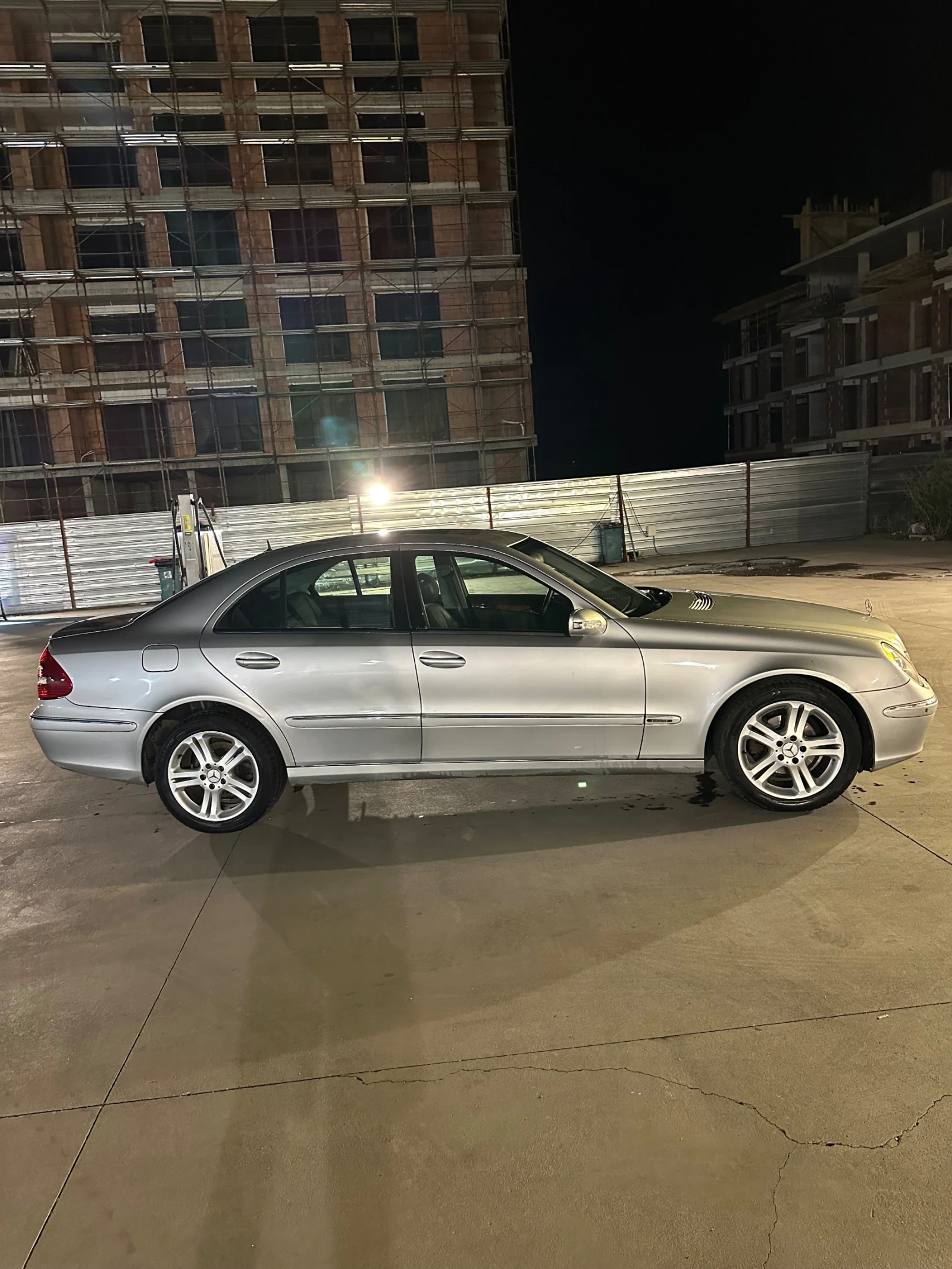 Mercedes-Benz E 270, снимка 3 - Автомобили и джипове - 56066898
