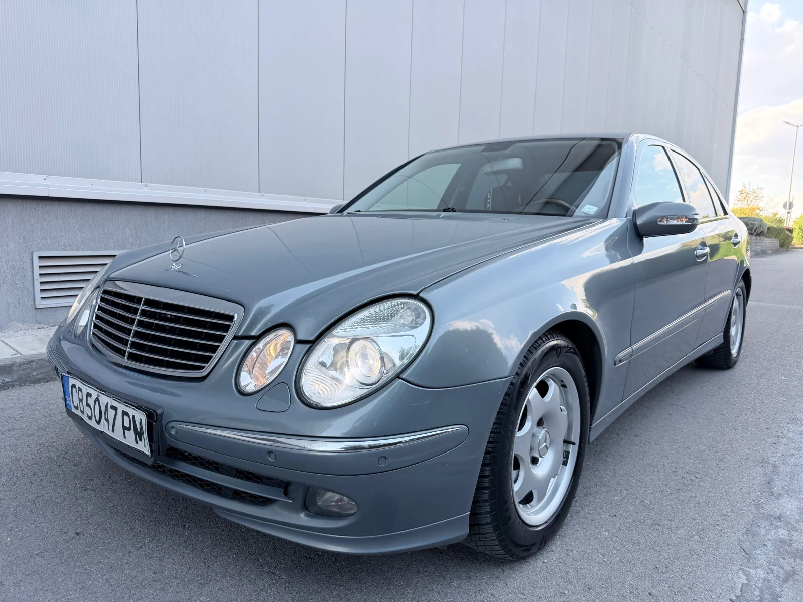 Mercedes-Benz E 320, снимка 7 - Автомобили и джипове - 56135626