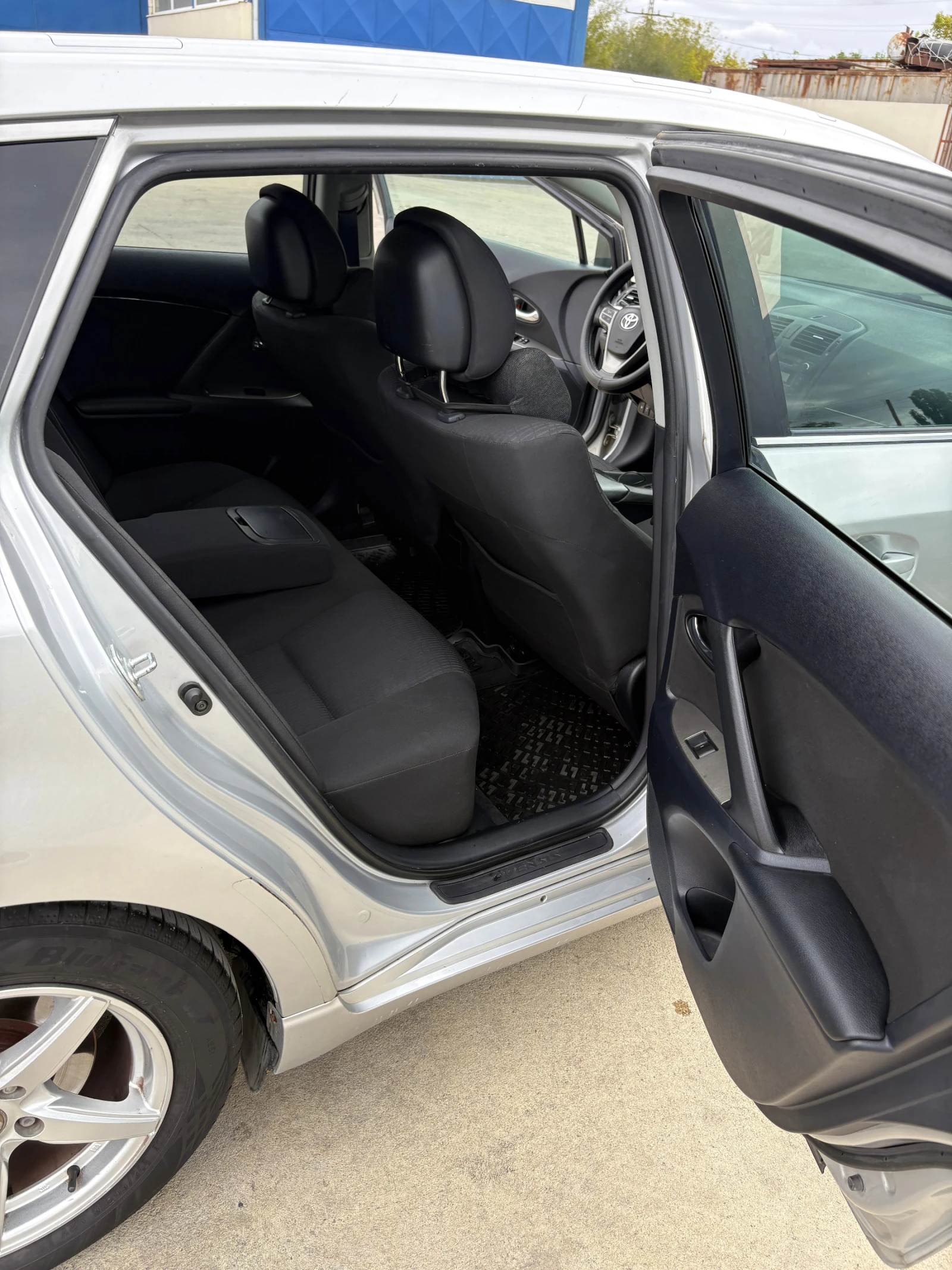 Toyota Avensis, снимка 9 - Автомобили и джипове - 56208838
