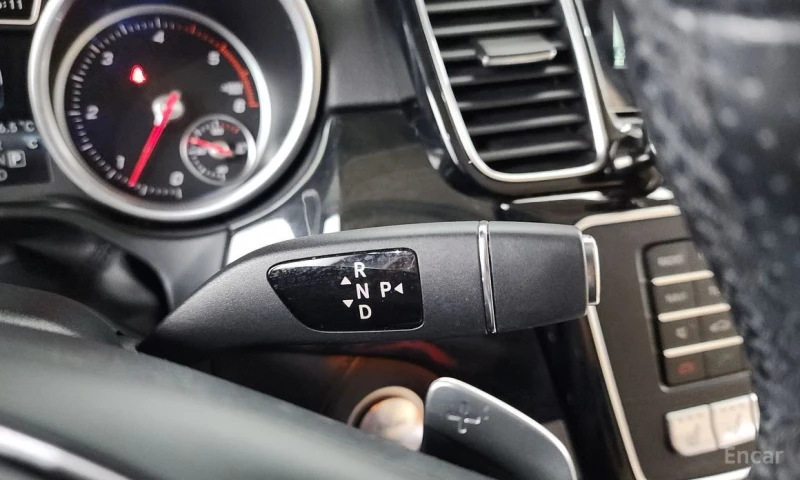 Mercedes-Benz GLS 350, снимка 9 - Автомобили и джипове - 53058526