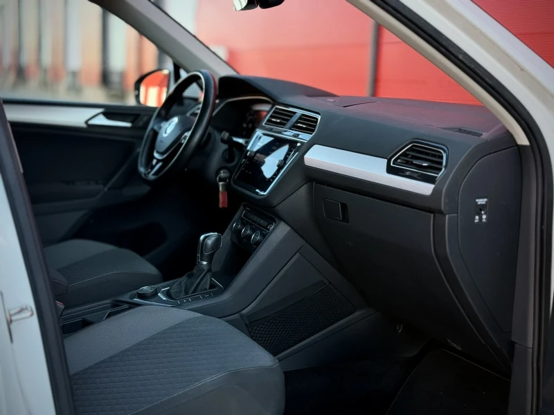 VW Tiguan R line Digital , снимка 10 - Автомобили и джипове - 53079047