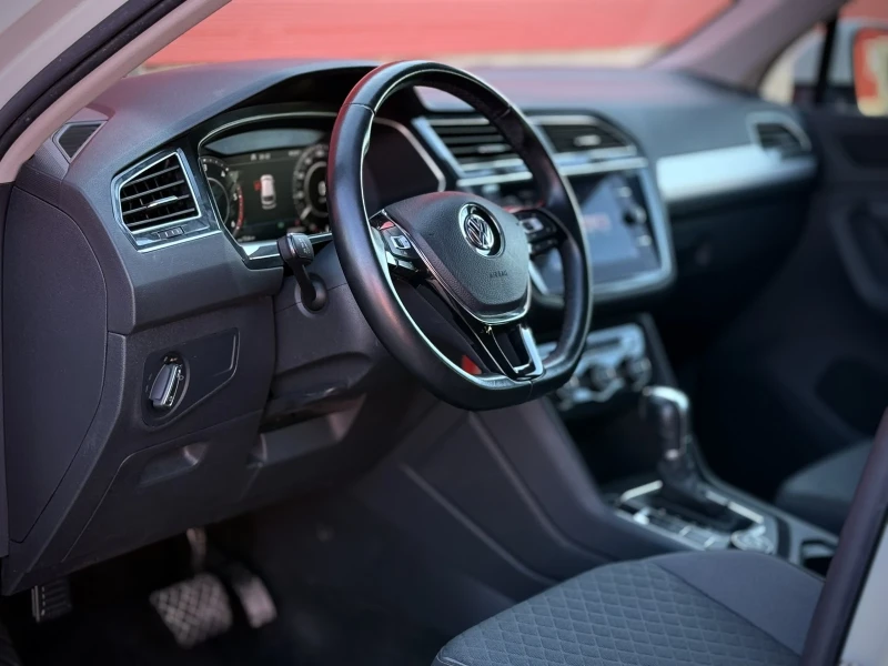 VW Tiguan R line Digital , снимка 8 - Автомобили и джипове - 53079047