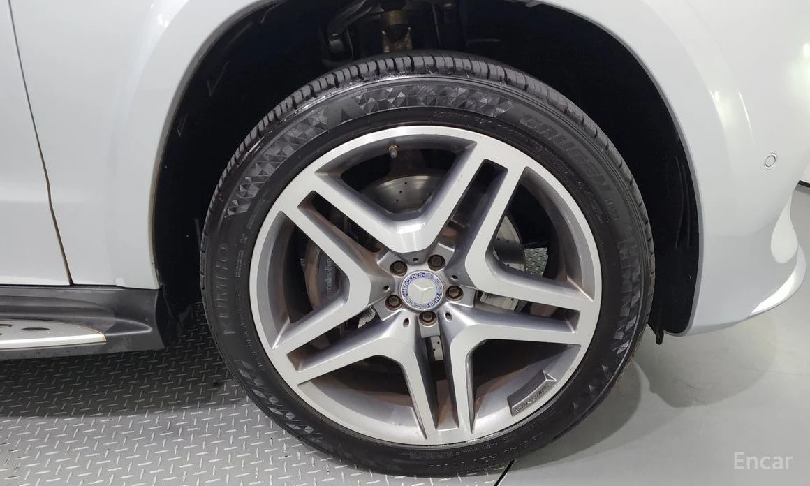 Mercedes-Benz GLS 350  - изображение 5